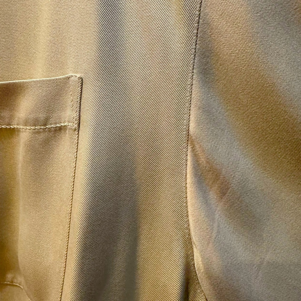 Used Tommy Bahama 100% silk men’s shirt short sleeve